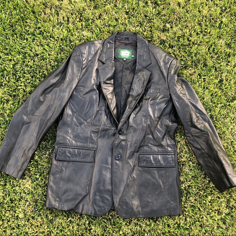 BLACK LEATHER JACKET